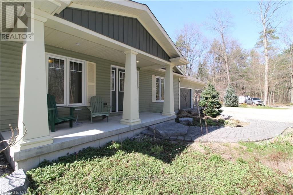 8612 Goosemarsh Line, Lambton Shores, Ontario  N0M 1T0 - Photo 35 - X8284120