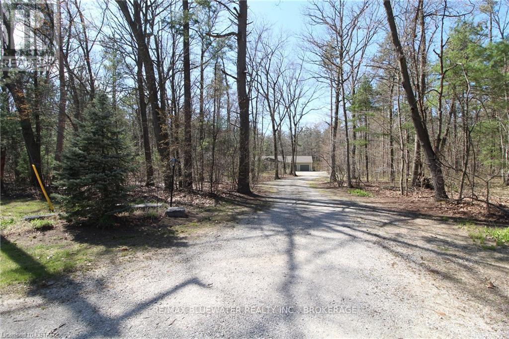 8612 Goosemarsh Line, Lambton Shores, Ontario  N0M 1T0 - Photo 39 - X8284120