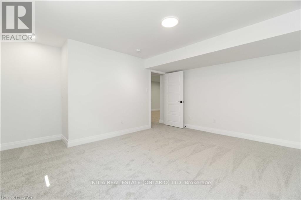 184 Sandpiper Dr, Sarnia, Ontario  N7S 0E7 - Photo 37 - X8287270