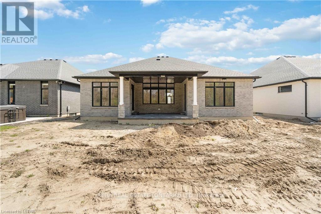 184 Sandpiper Dr, Sarnia, Ontario  N7S 0E7 - Photo 4 - X8287270