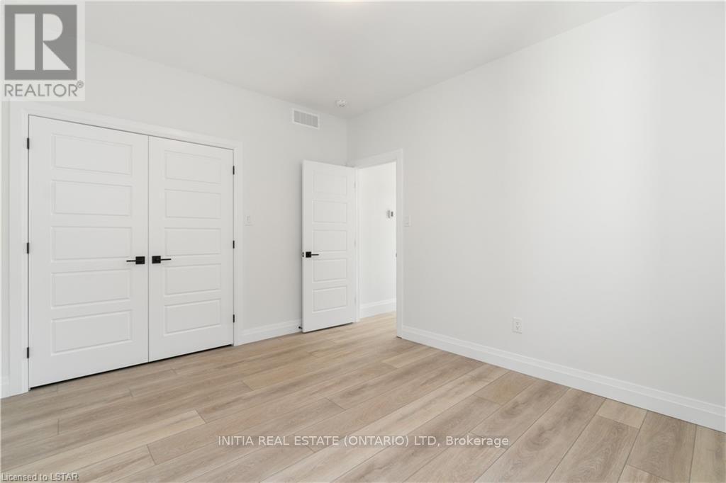 184 Sandpiper Dr, Sarnia, Ontario  N7S 0E7 - Photo 9 - X8287270