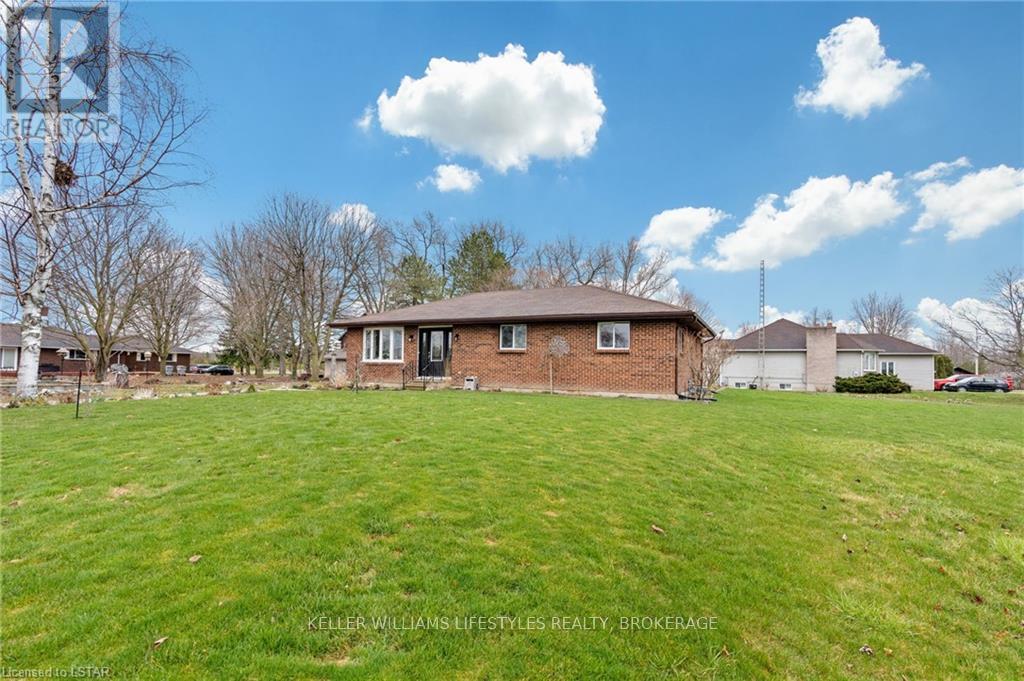33977 Queen Street, Bluewater, Ontario  N0M 2T0 - Photo 7 - X8286548
