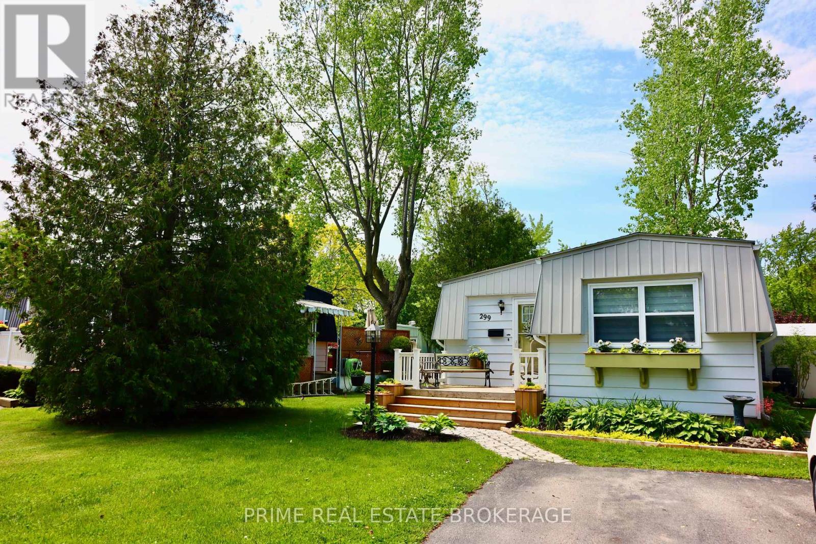 299 Glen Abbey Court, South Huron, Ontario  N0M 1T0 - Photo 2 - X8286592