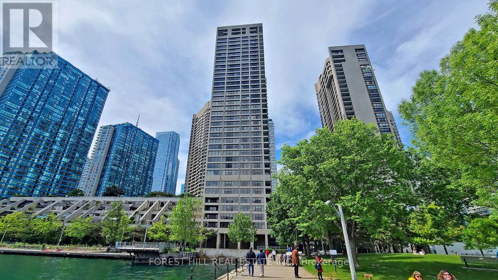 2810 - 65 Harbour Square, Toronto, Ontario  M5J 2L4 - Photo 2 - C8294506