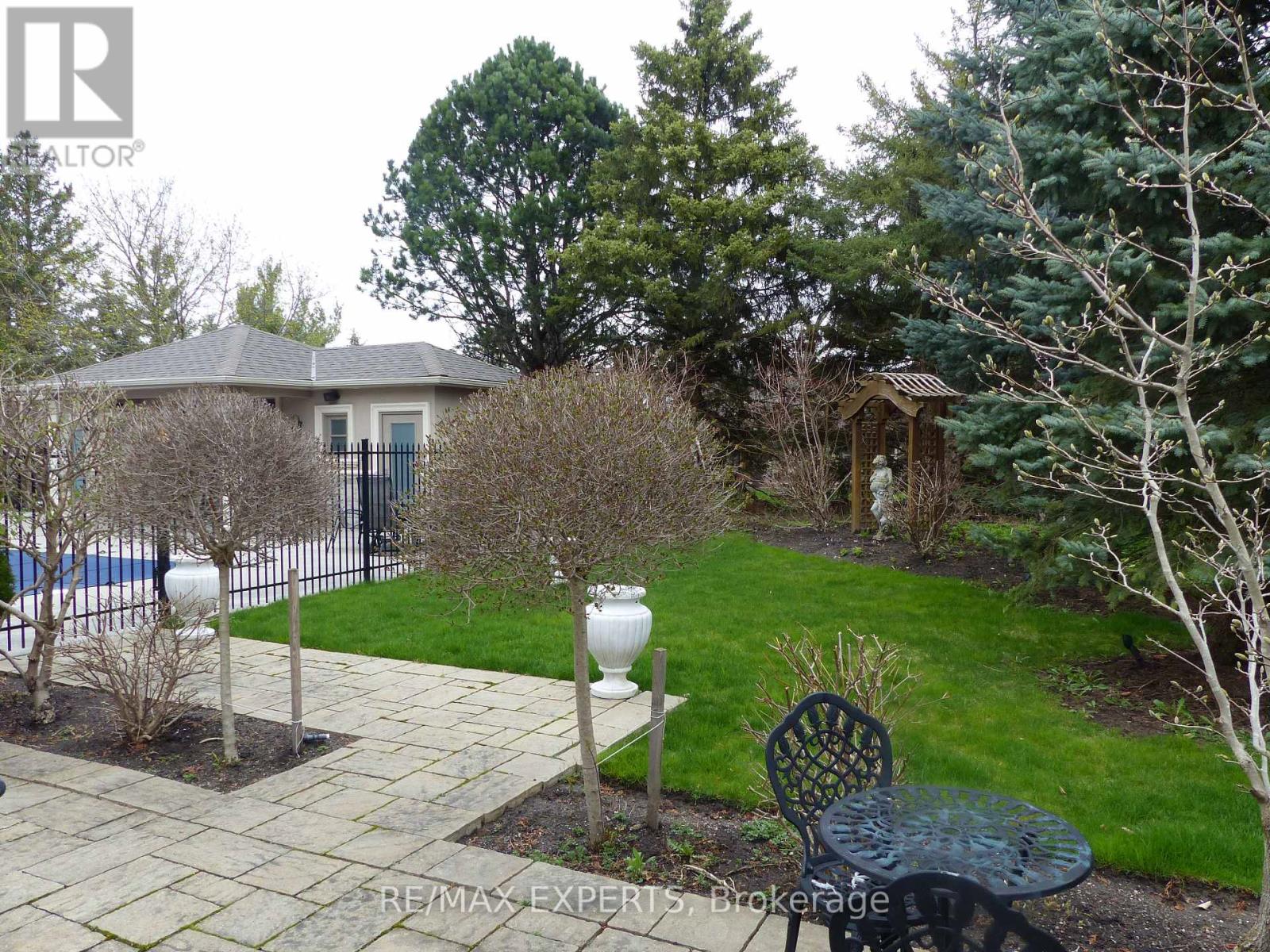 #in-Law -3 Curran Crt, King, Ontario  L7B 1B4 - Photo 27 - N8295140