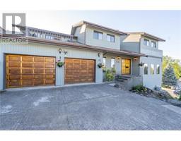 645 Cairndale Rd Triangle, Colwood, Ca