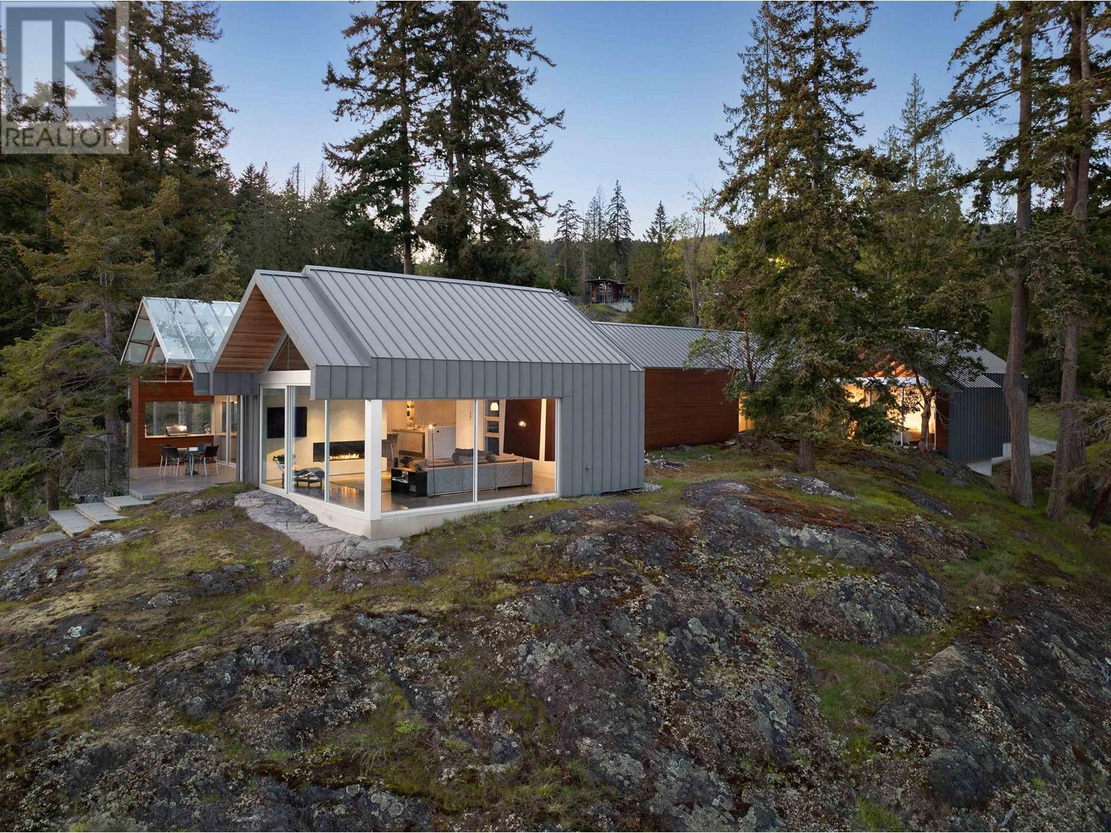 931 Ocean Park Lane, Bowen Island, British Columbia  V0N 1G2 - Photo 3 - R2877783