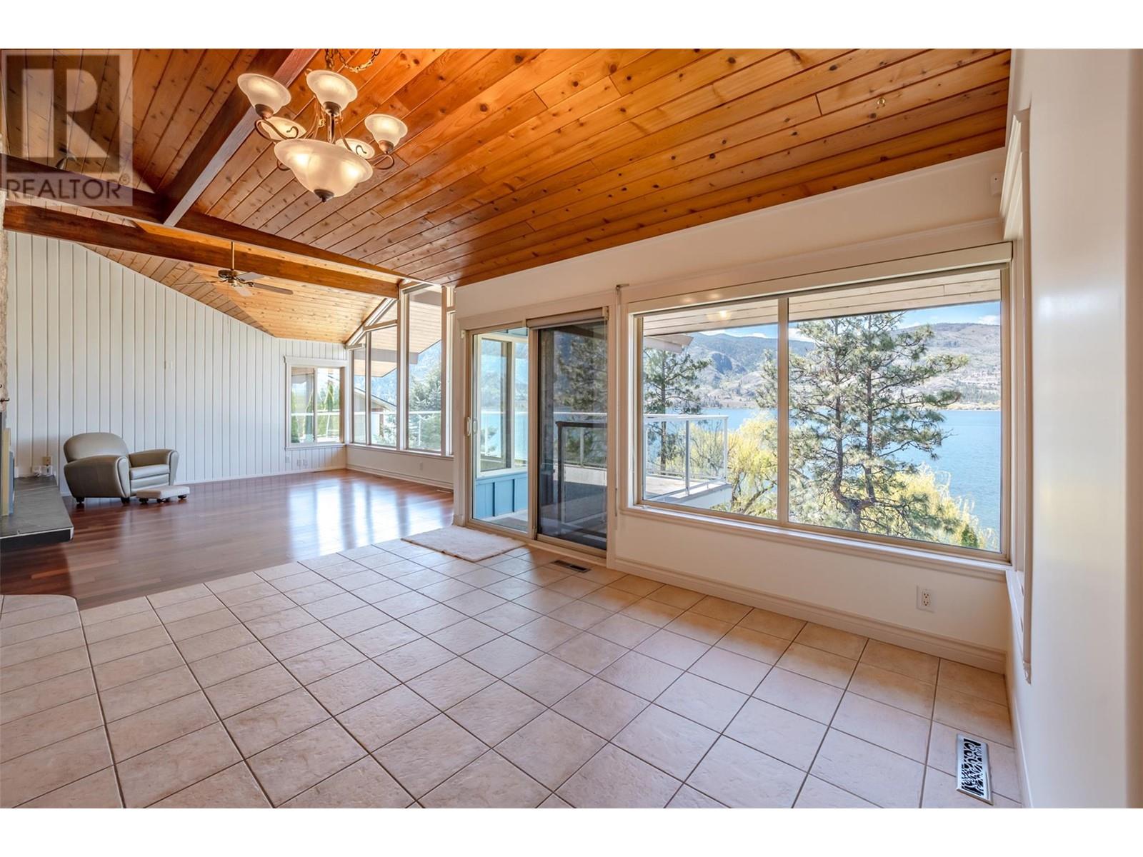 4021 Lakeside Road Penticton