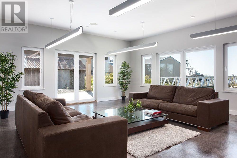 4227 W River Road, Ladner, British Columbia  V4K 1R9 - Photo 15 - R2877716