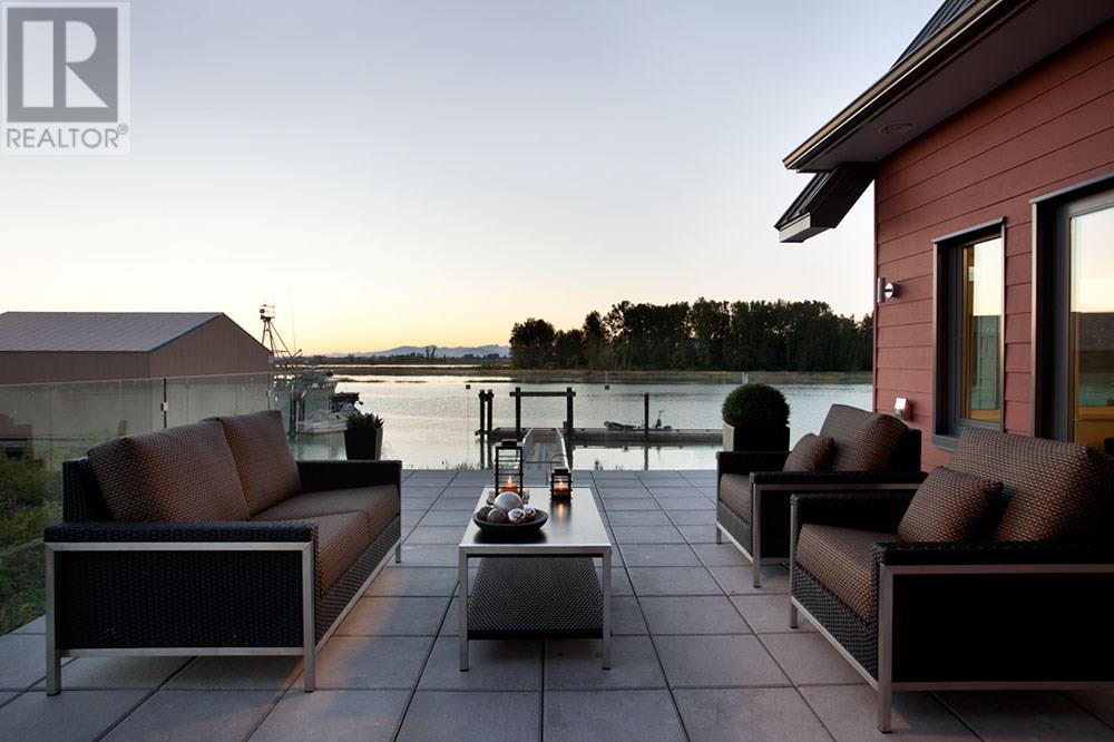 4227 W River Road, Ladner, British Columbia  V4K 1R9 - Photo 17 - R2877716