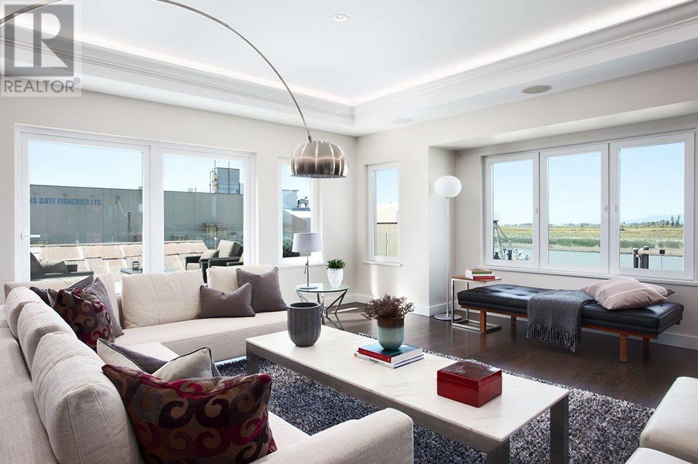 4227 W River Road, Ladner, British Columbia  V4K 1R9 - Photo 3 - R2877716