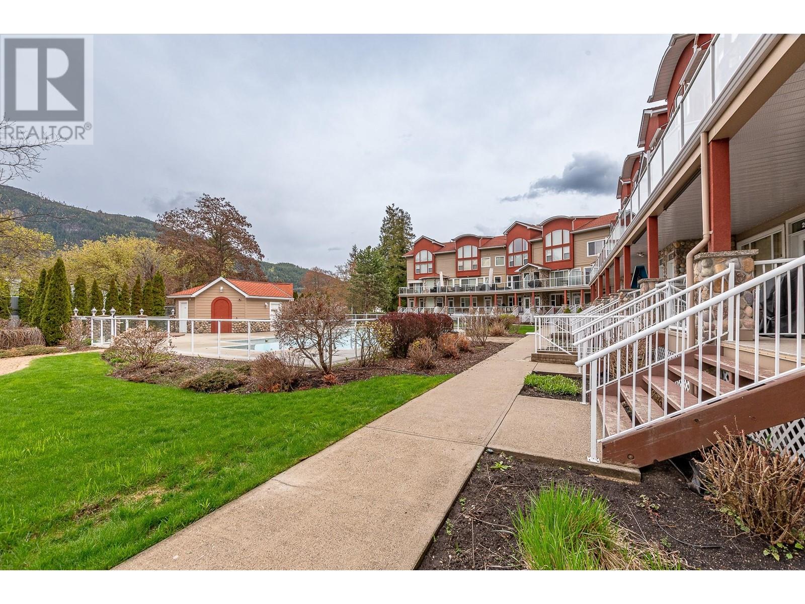 1130 Riverside Avenue Unit# 28 Sicamous