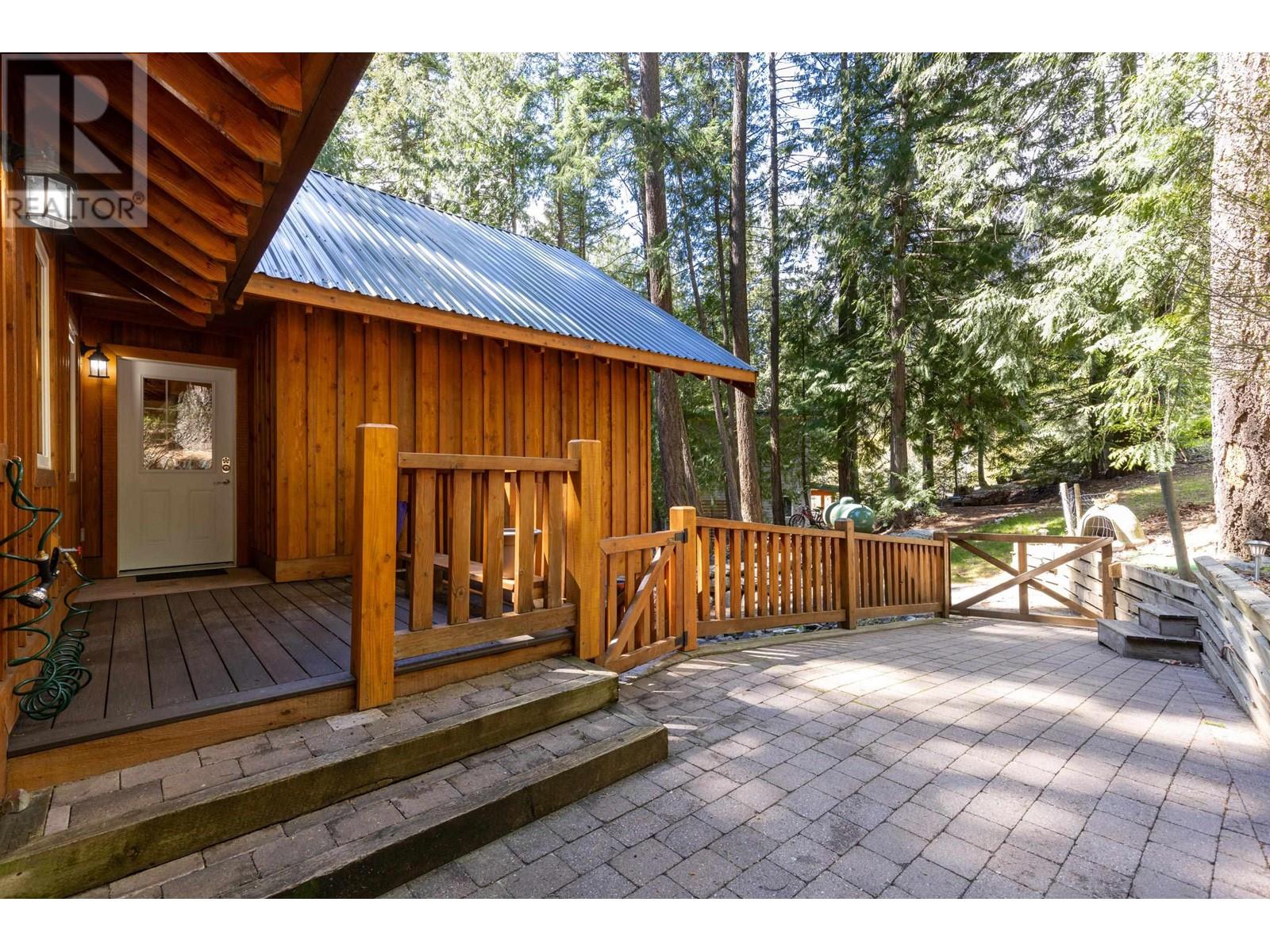 9213 Pemberton Portage Road, Pemberton, British Columbia  V0N 1L0 - Photo 35 - R2877940