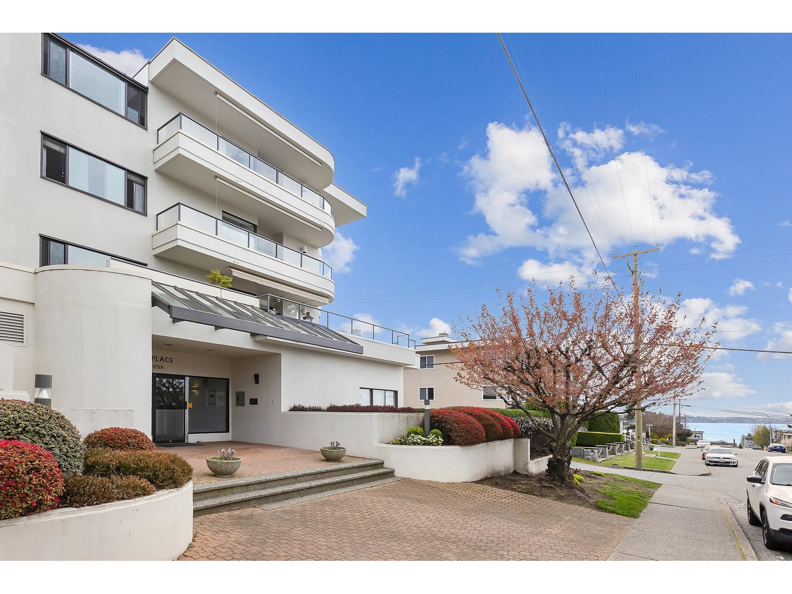 Listing Picture 2 of 31 : 102 1280 FOSTER STREET, White Rock - 魯藝地產 Yvonne Lu Group - MLS Medallion Club Member