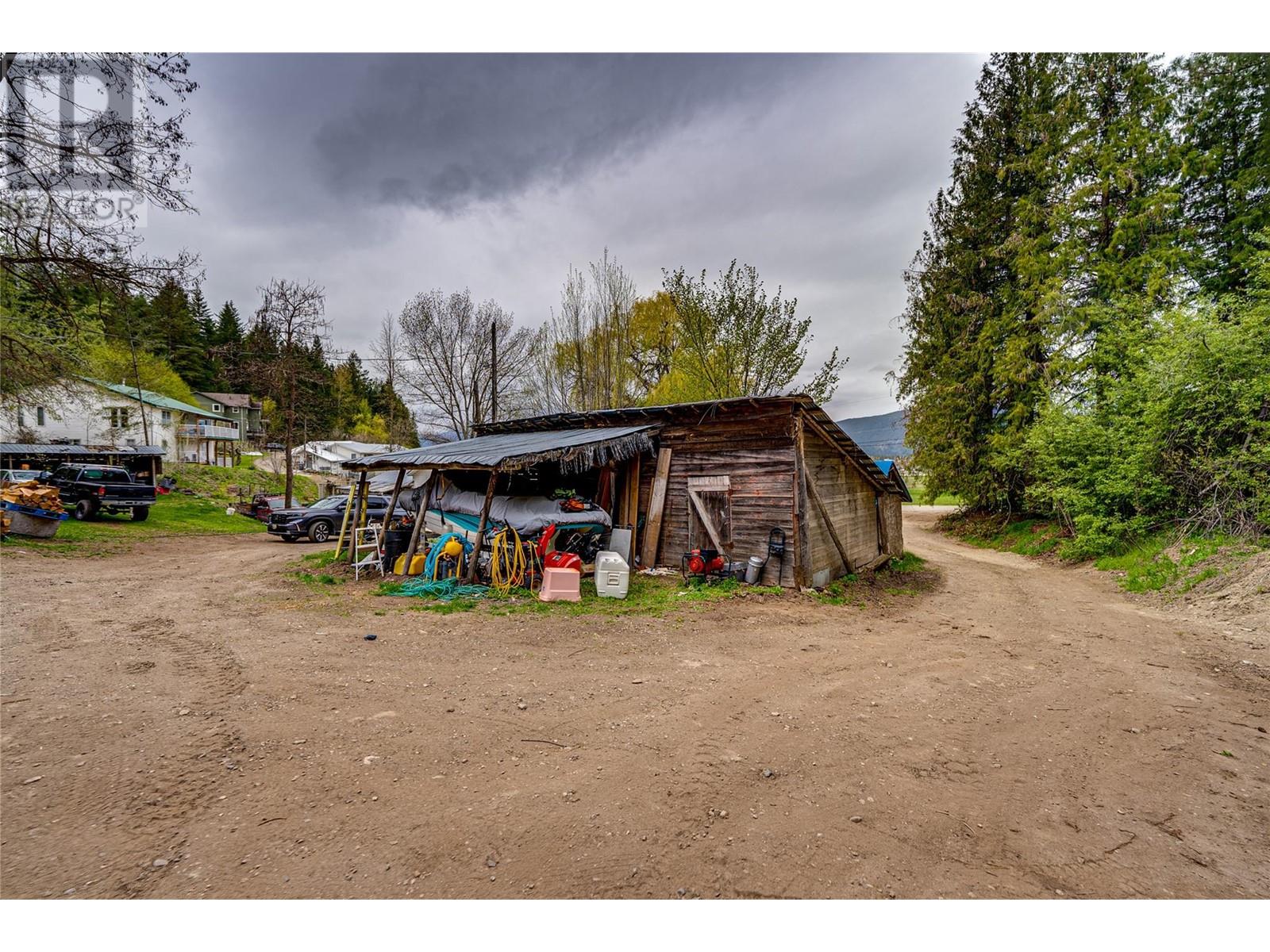 2092 Powerhouse Road, Spallumcheen, British Columbia  V0E 1B8 - Photo 35 - 10311385