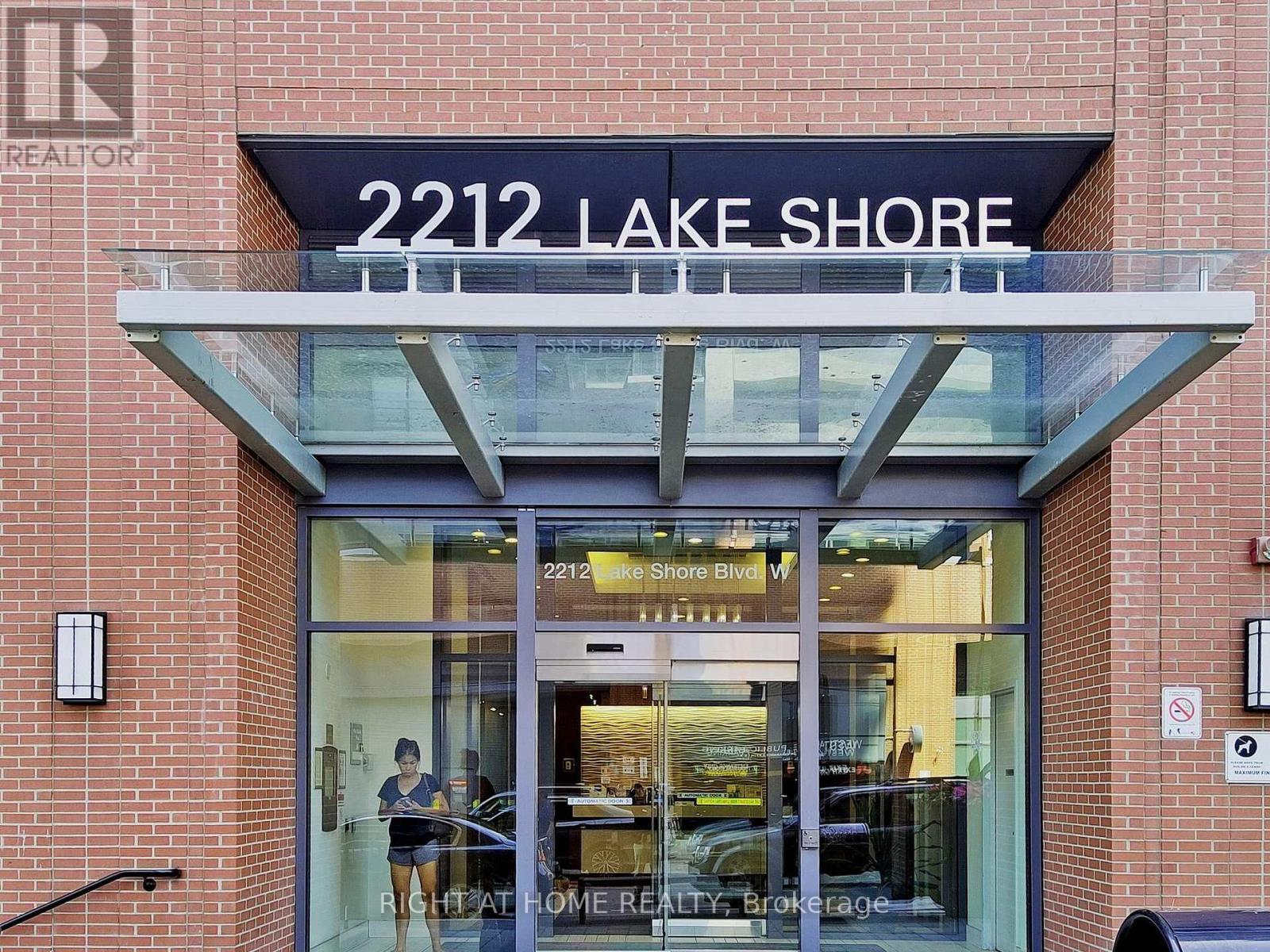 #1805 -2212 Lake Shore Blvd W, Toronto, Ontario  M8V 0C2 - Photo 2 - W8296050