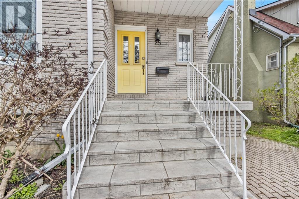 25 Livingston Avenue, Kingston, Ontario  K7L 4L1 - Photo 3 - 40580062