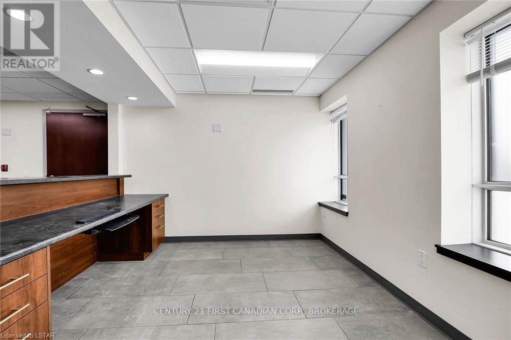 #104 -1807 Wonderland Rd N, London, Ontario N6G 5C2 - Photo 7 - X8286444