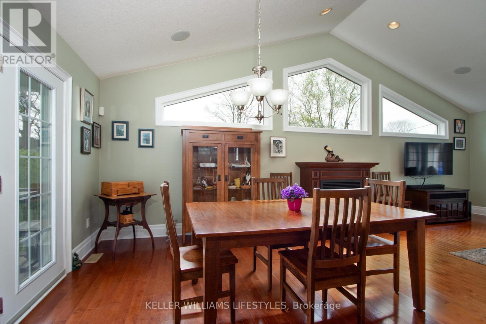 74 Green Acres Cres N, Lambton Shores, Ontario  N0M 1T0 - Photo 16 - X8292970