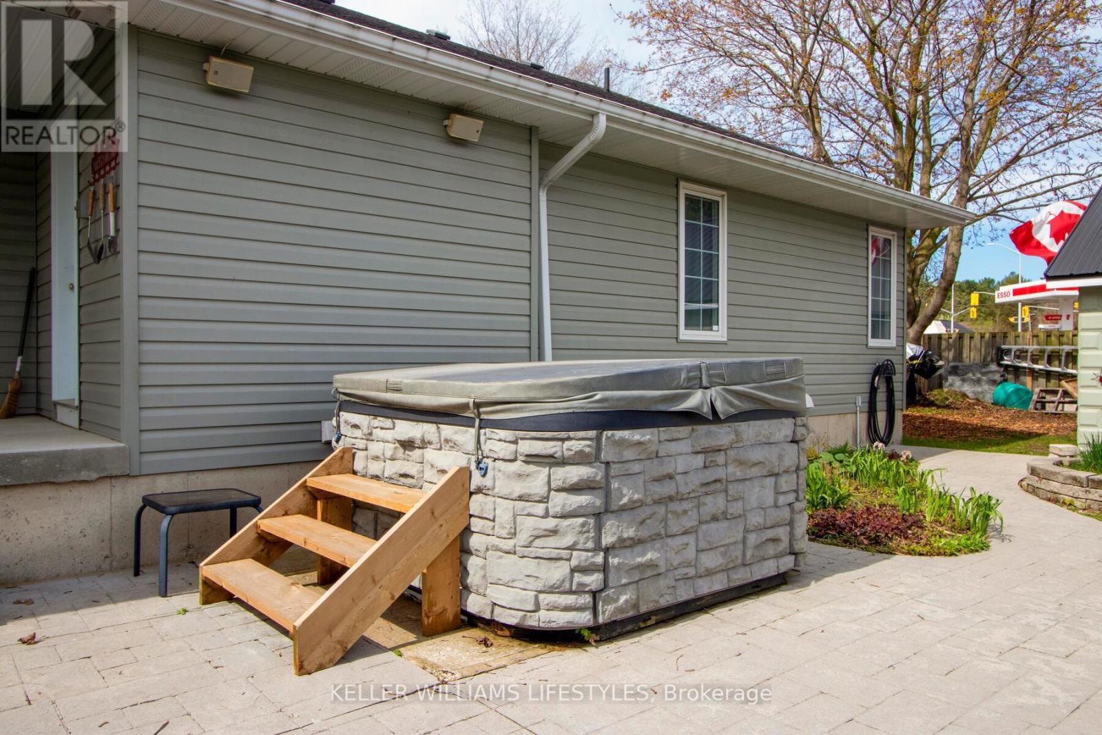 74 Green Acres Cres N, Lambton Shores, Ontario  N0M 1T0 - Photo 37 - X8292970