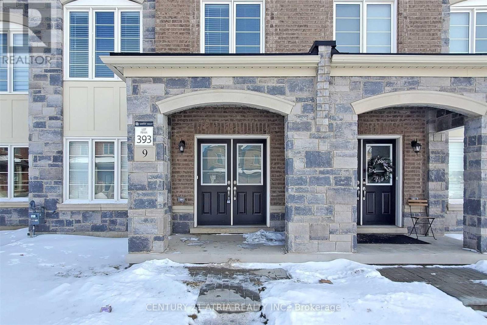 9 Temple Manor Road, Brampton, Ontario  L6Y 6C5 - Photo 3 - W8294924