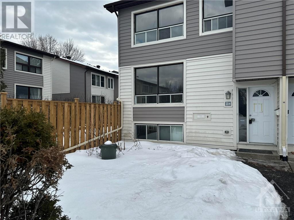 76-23h Banner Road, Nepean, Ontario  K2H 8T3 - Photo 1 - 1389541