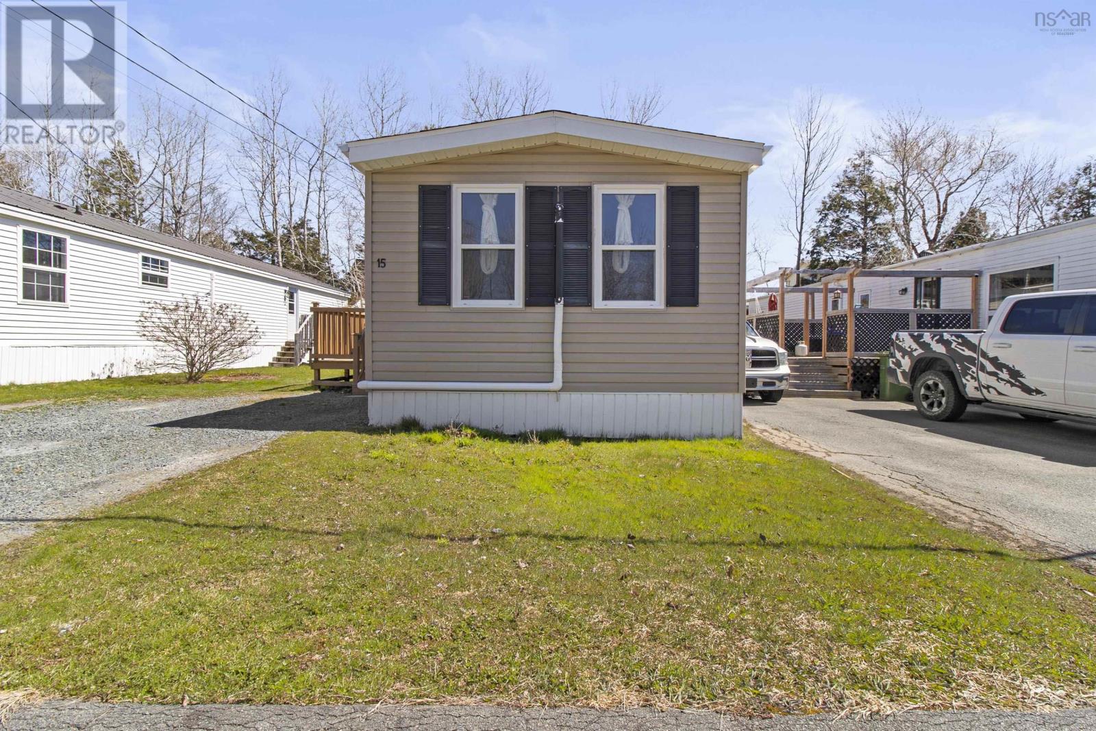 15 Stanley Street, Middle Sackville, Nova Scotia  B4E 1E7 - Photo 2 - 202409002