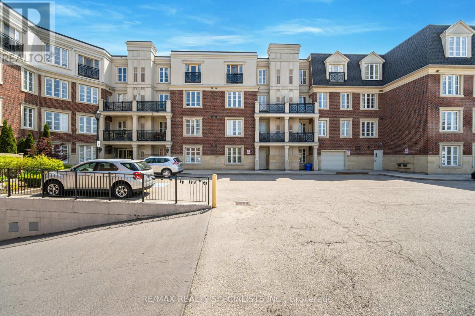 304 - 3351 Cawthra Road, Mississauga, Ontario  L5A 4N5 - Photo 1 - W8296652