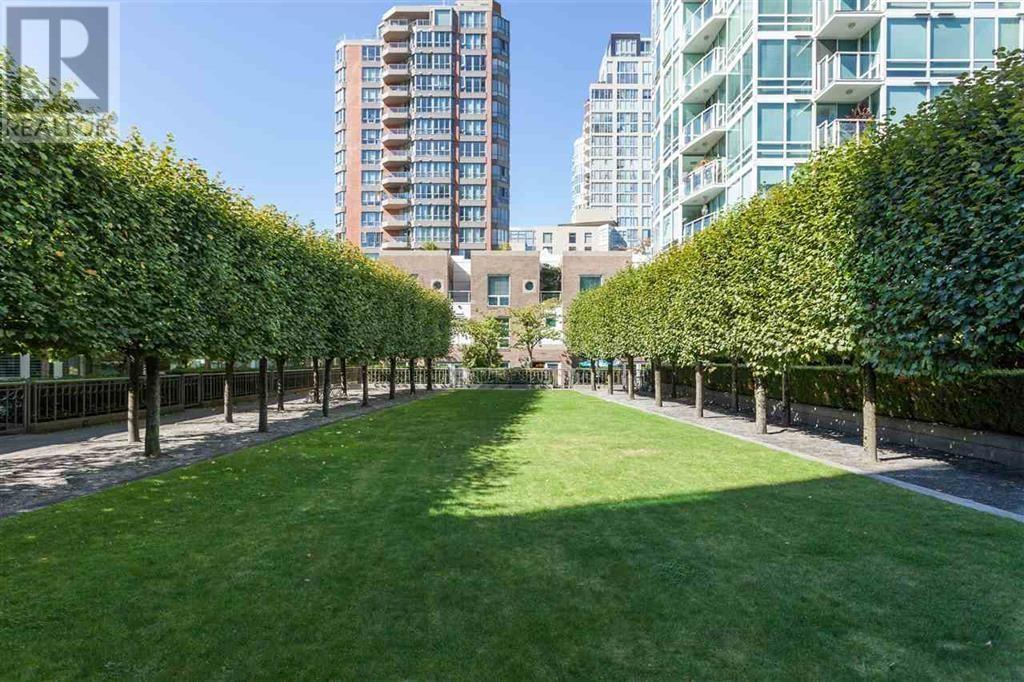 Listing Picture 27 of 35 : 1306 1500 HORNBY STREET, Vancouver / 溫哥華 - 魯藝地產 Yvonne Lu Group - MLS Medallion Club Member