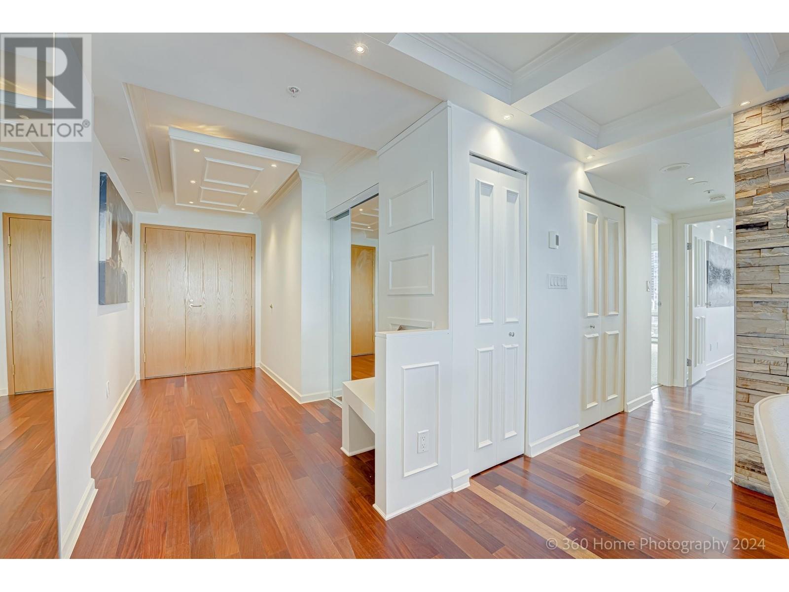 Listing Picture 21 of 35 : 1306 1500 HORNBY STREET, Vancouver / 溫哥華 - 魯藝地產 Yvonne Lu Group - MLS Medallion Club Member