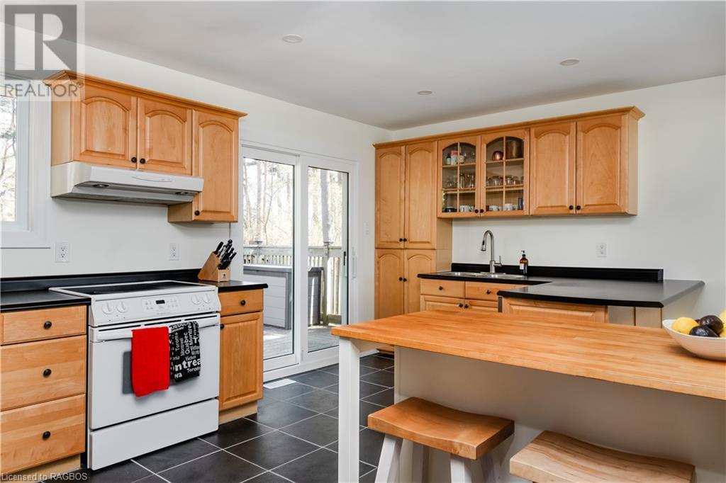 1137 Wellington Street, Port Elgin, Ontario  N0H 2C3 - Photo 9 - 40576062