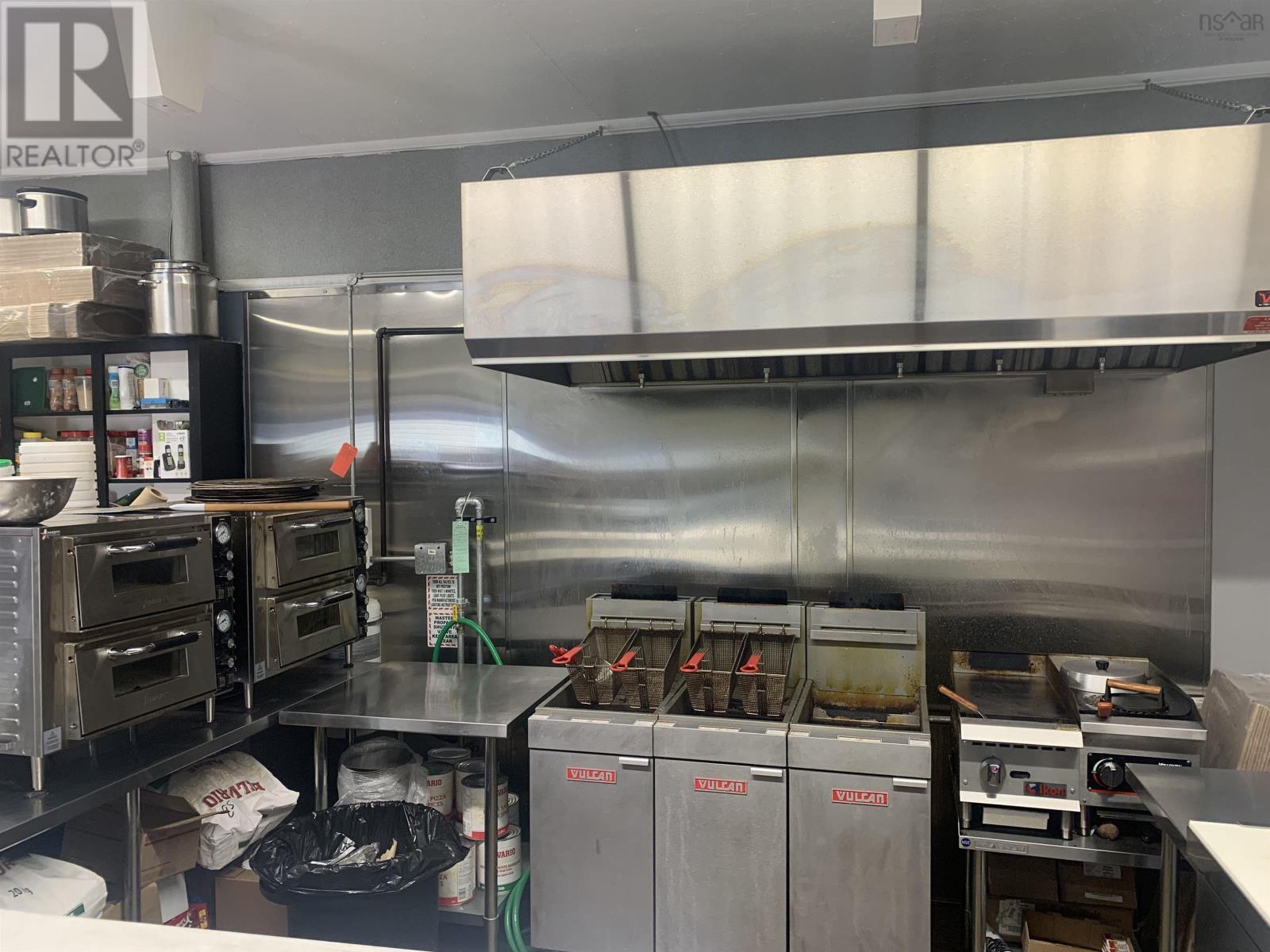 3320 Plummer Avenue, New Waterford, Nova Scotia  B1H 1Y4 - Photo 11 - 202409018