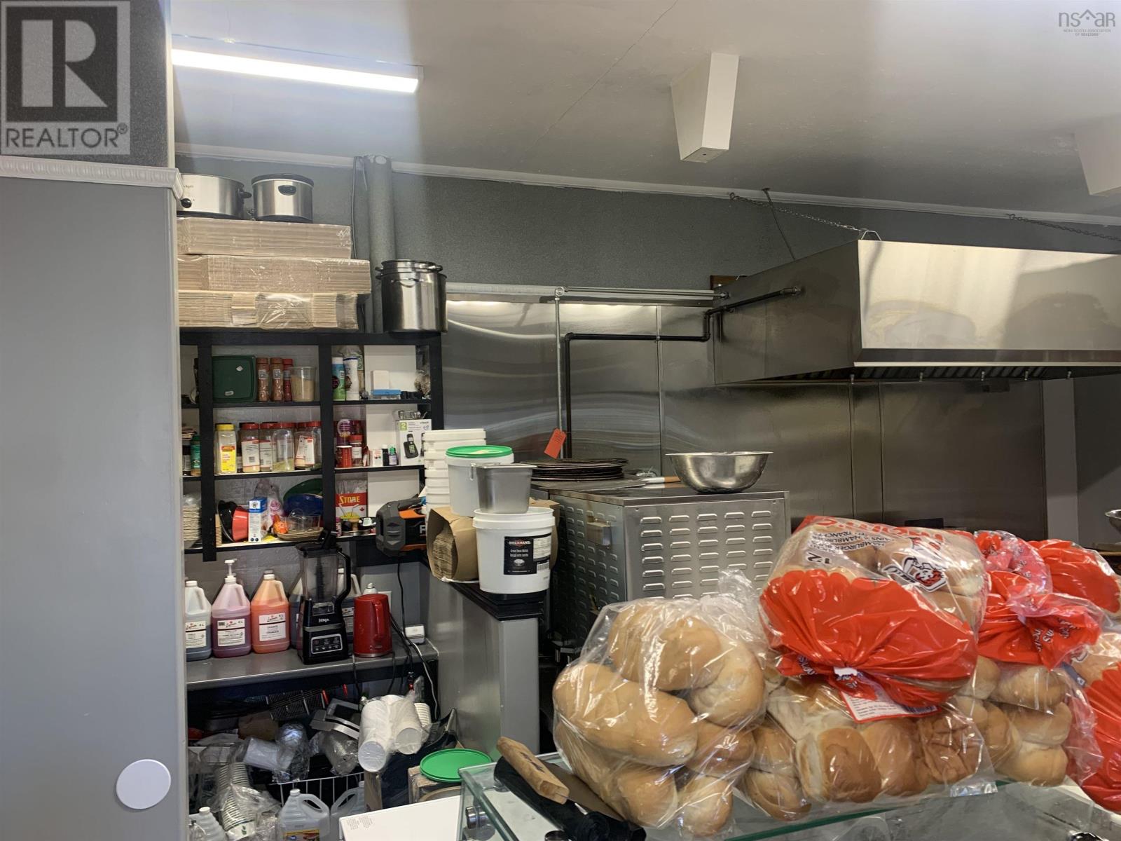 3320 Plummer Avenue, New Waterford, Nova Scotia  B1H 1Y4 - Photo 14 - 202409018