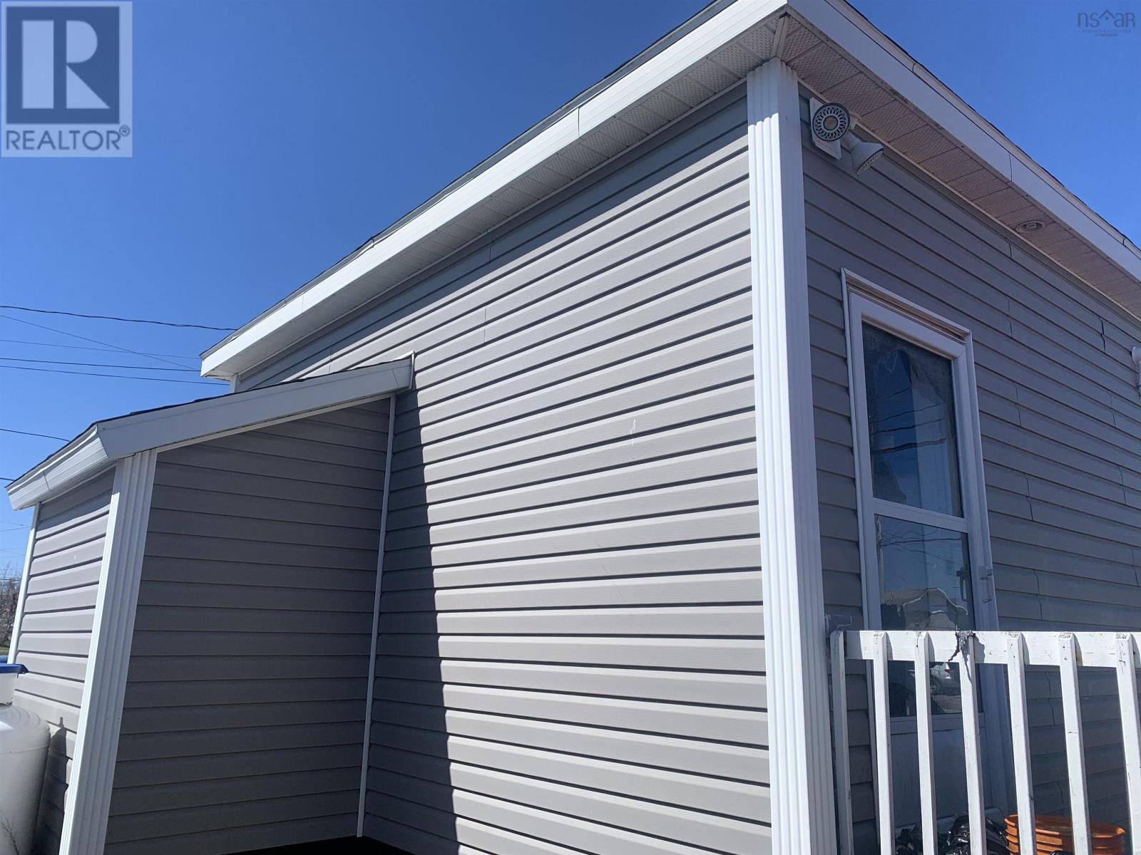 3320 Plummer Avenue, New Waterford, Nova Scotia  B1H 1Y4 - Photo 3 - 202409018