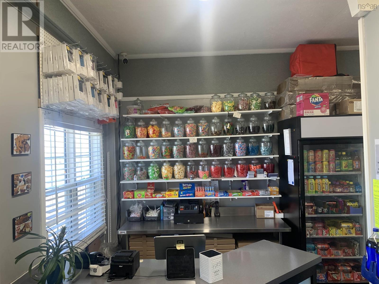 3320 Plummer Avenue, New Waterford, Nova Scotia  B1H 1Y4 - Photo 5 - 202409018