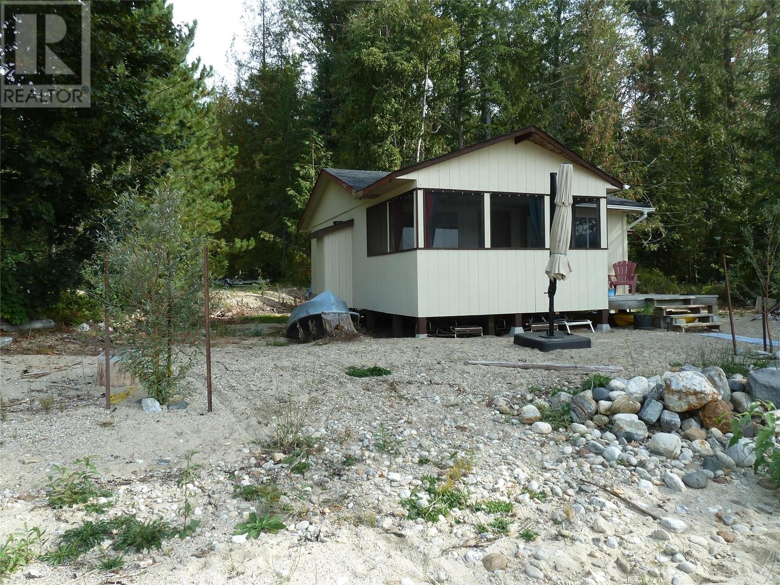 16900 Mabel Lake Forest Service Road Unit# 6, Lumby, British Columbia  V0E 2G0 - Photo 2 - 10311812