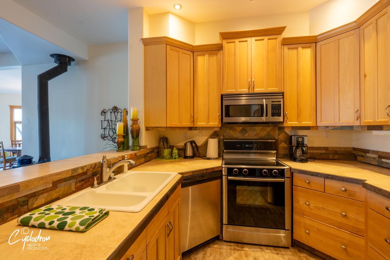 1722 West Lake Drive, Christina Lake, British Columbia  V0H 1E0 - Photo 66 - 2476617