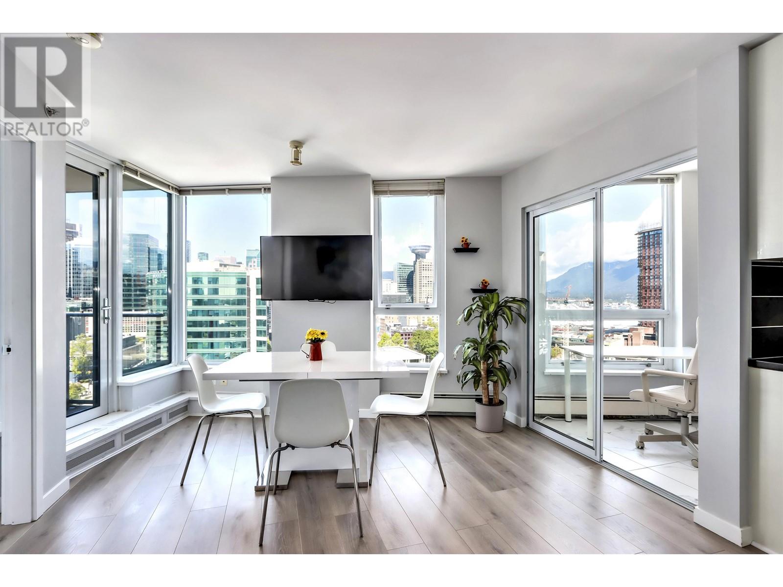 Listing Picture 7 of 28 : 2502 188 KEEFER PLACE, Vancouver / 溫哥華 - 魯藝地產 Yvonne Lu Group - MLS Medallion Club Member
