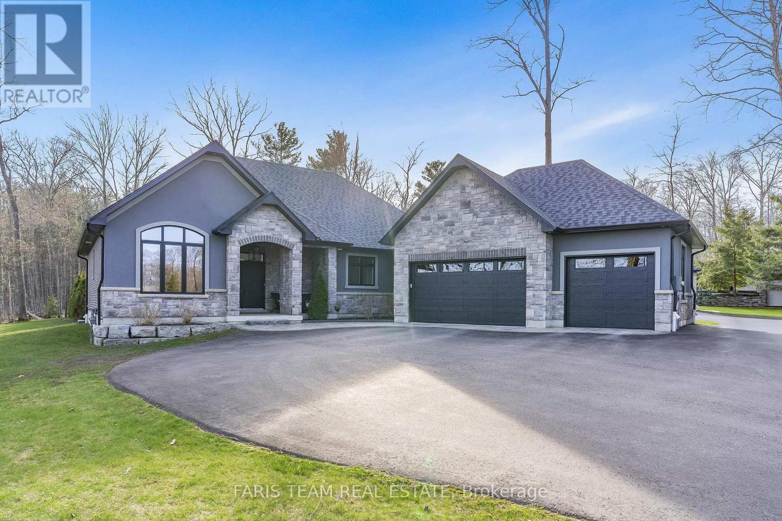 21 BOOTHBY CRES, springwater, Ontario