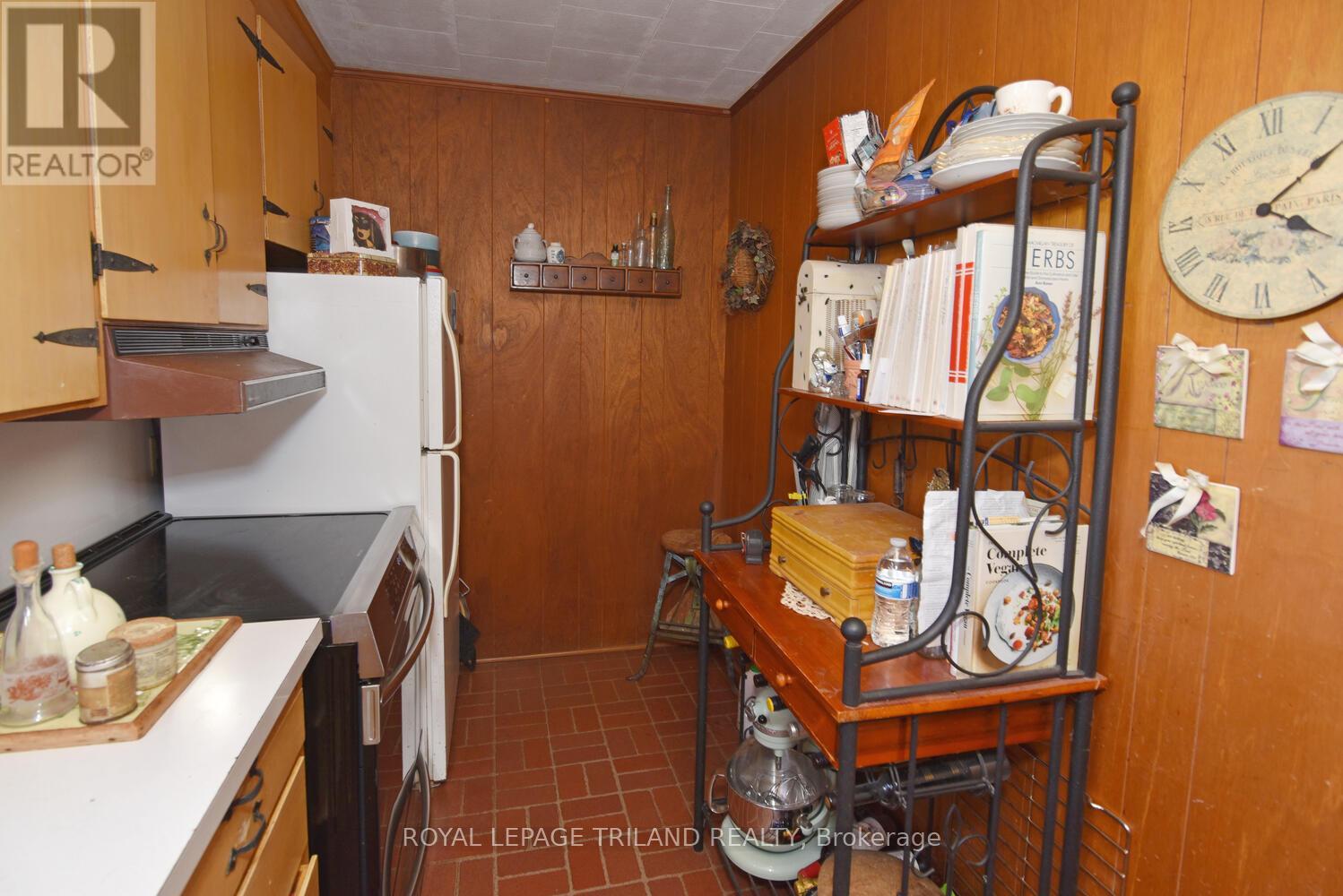 9024 Wood Dr, Lambton Shores, Ontario  N0N 1J0 - Photo 12 - X8299710