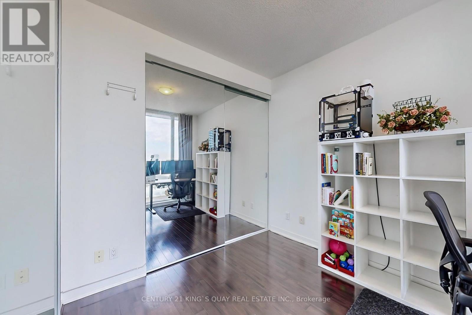 2612 - 770 Bay Street, Toronto, Ontario  M5G 0A6 - Photo 17 - C8299816