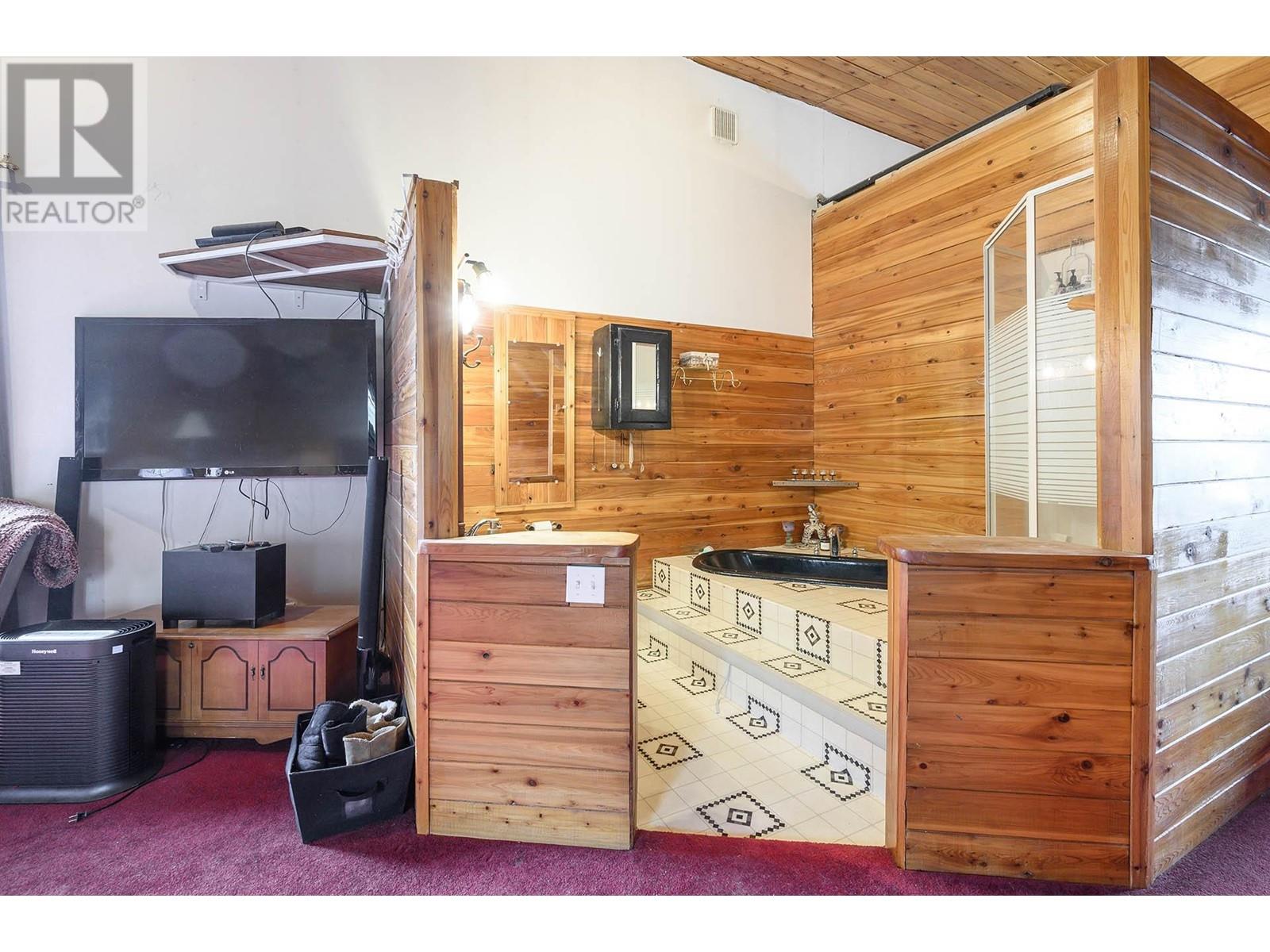 956 Barber Rd, Clearwater, British Columbia  V0E 1N1 - Photo 31 - 178209