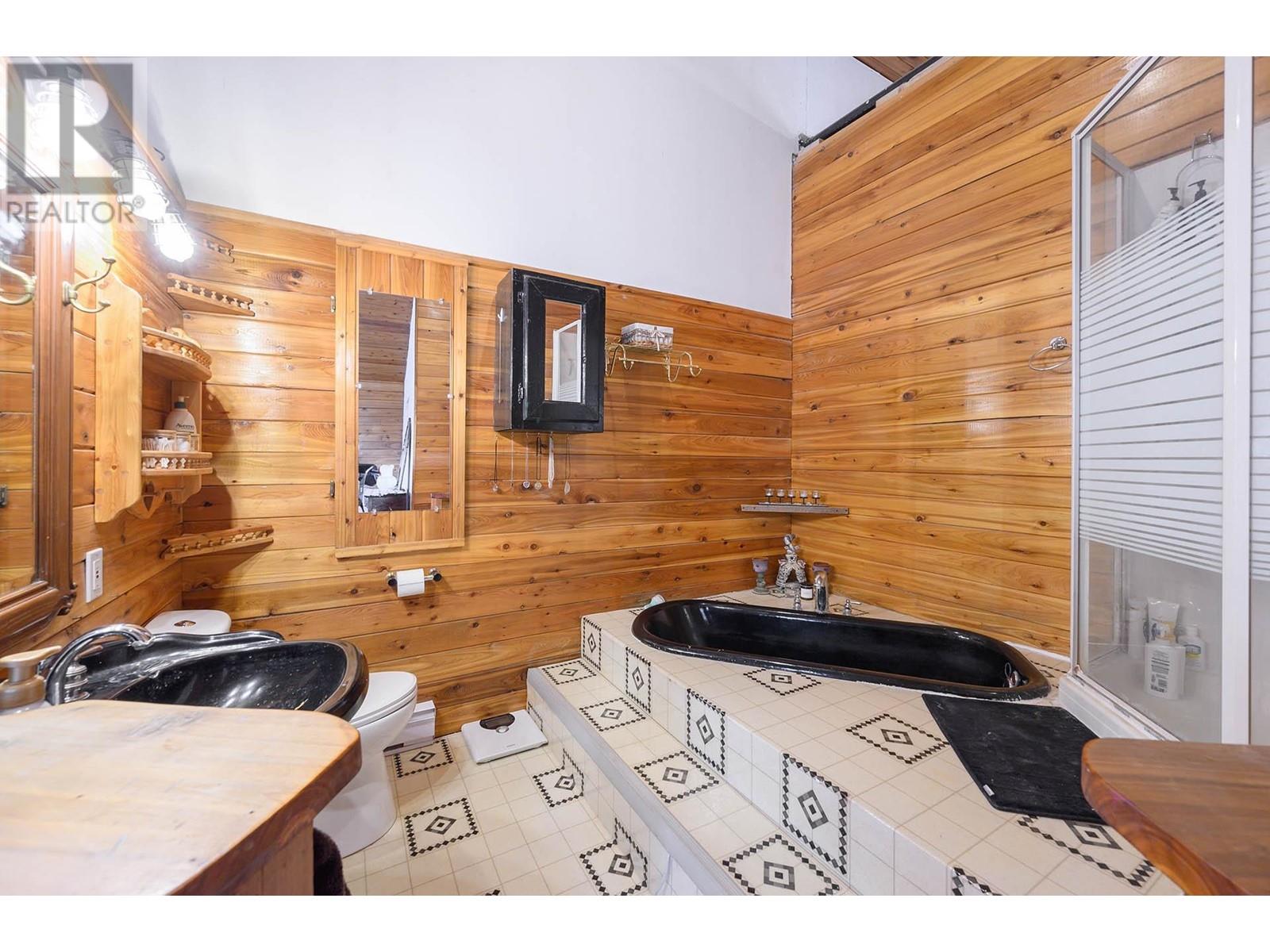 956 Barber Rd, Clearwater, British Columbia  V0E 1N1 - Photo 32 - 178209