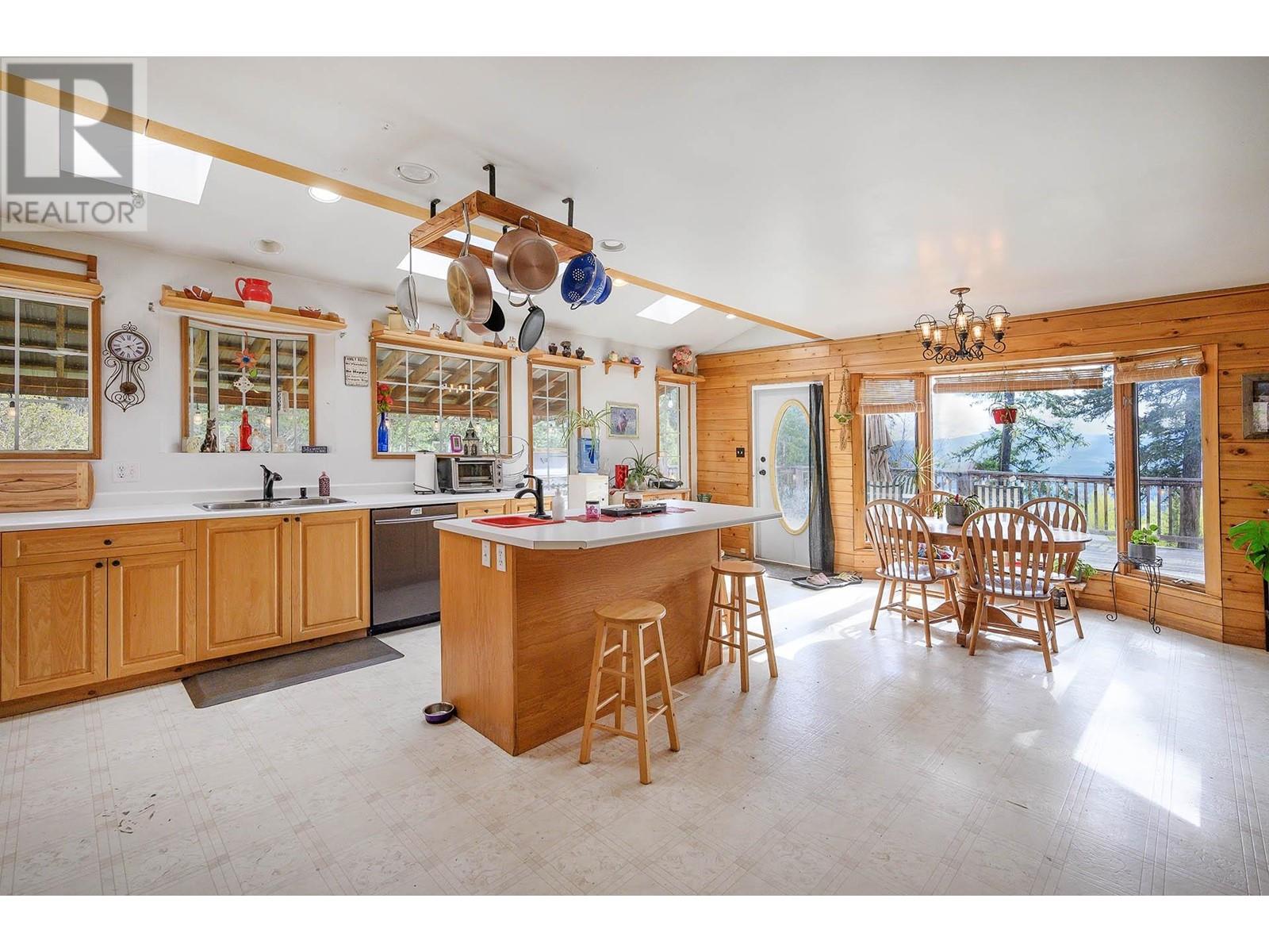 956 Barber Rd, Clearwater, British Columbia  V0E 1N1 - Photo 7 - 178209