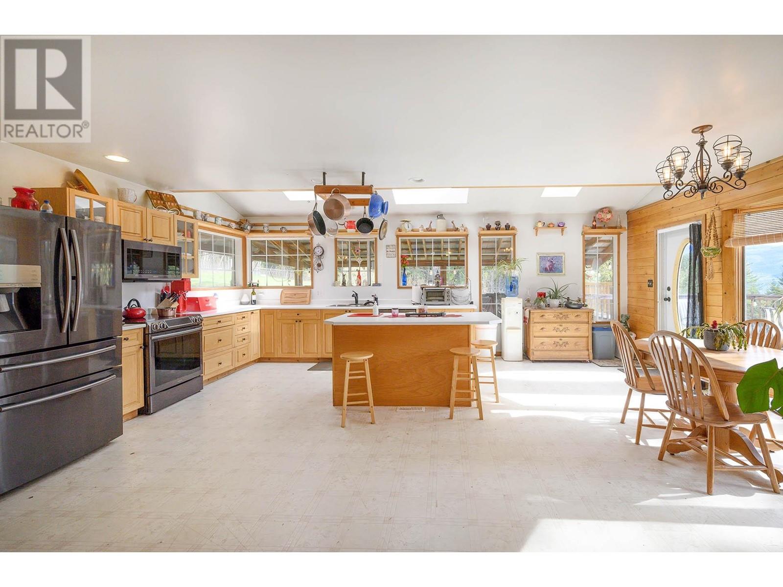 956 Barber Rd, Clearwater, British Columbia  V0E 1N1 - Photo 9 - 178209