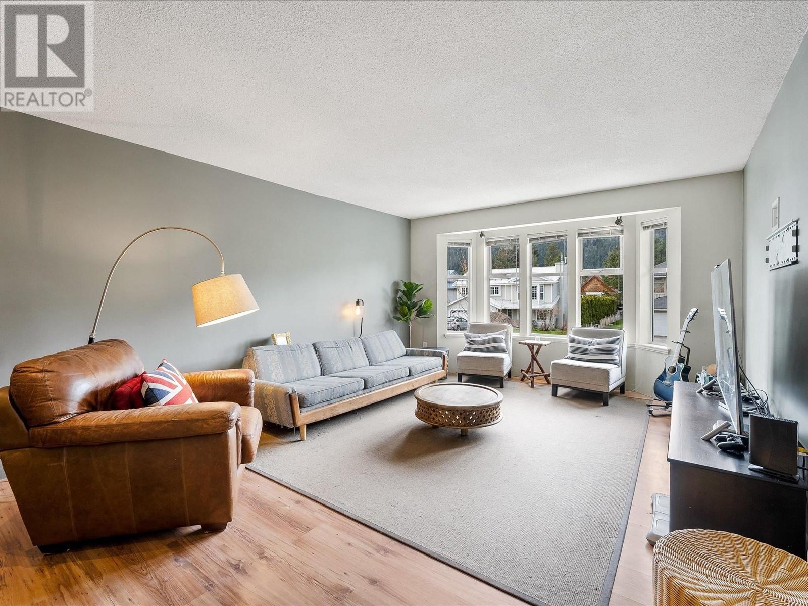 7392 Larch Street, Pemberton, British Columbia  V0N 2L0 - Photo 13 - R2878390