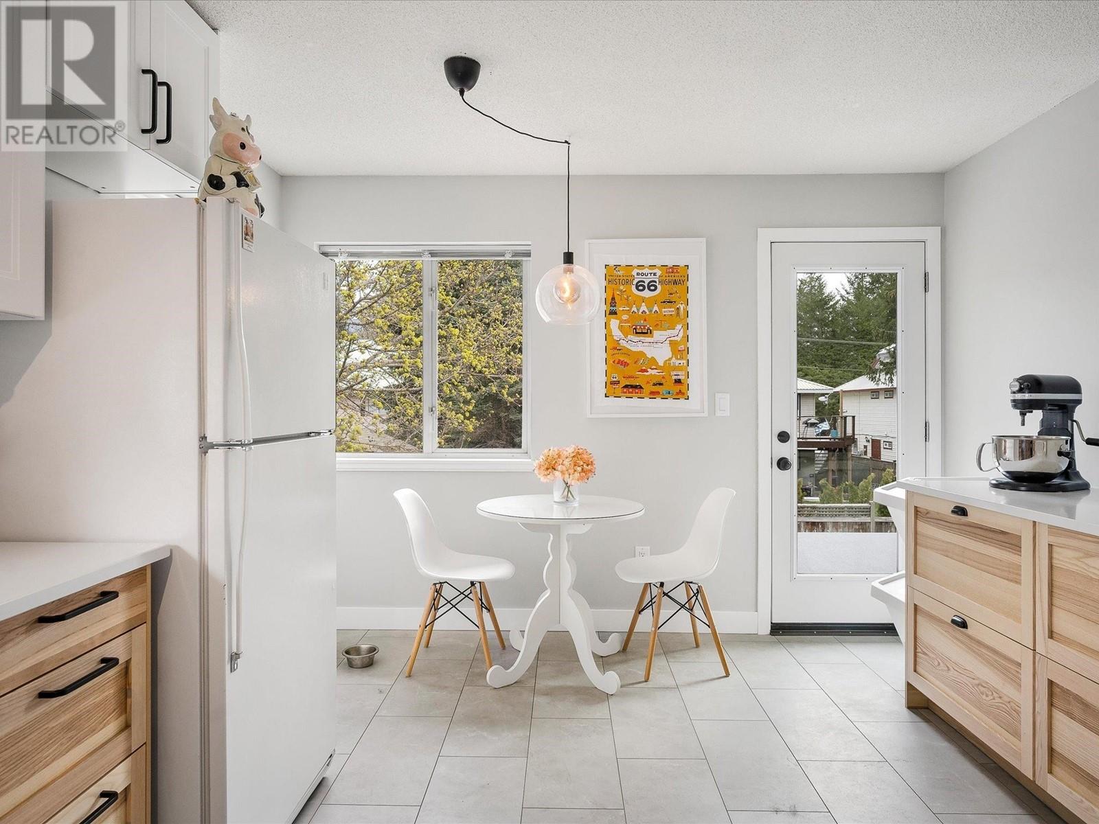 7392 Larch Street, Pemberton, British Columbia  V0N 2L0 - Photo 16 - R2878390