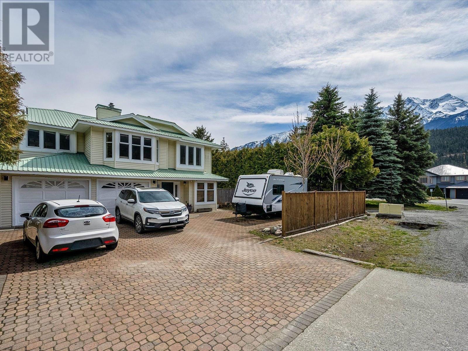 7392 Larch Street, Pemberton, British Columbia  V0N 2L0 - Photo 23 - R2878390