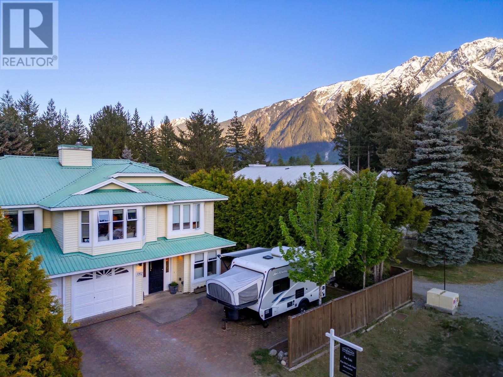 7392 Larch Street, Pemberton, British Columbia  V0N 2L0 - Photo 24 - R2878390