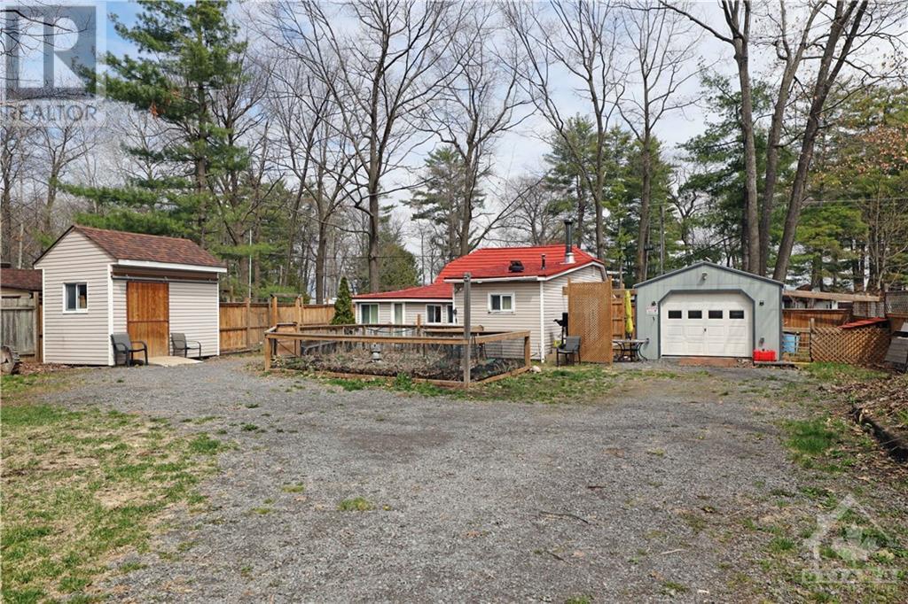 135 BAYVIEW DRIVE Constance Bay